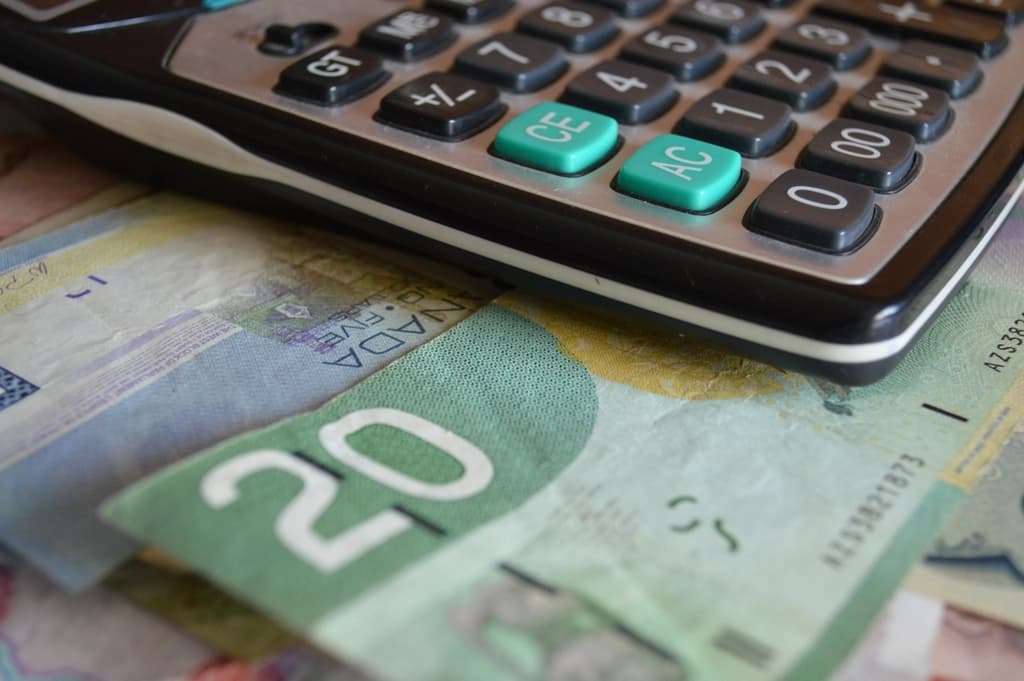 The 2026 SALT Deduction Is $40,400 Now — But the 30% Phase-Out Creates a Hidden 45% Tax Bracket
